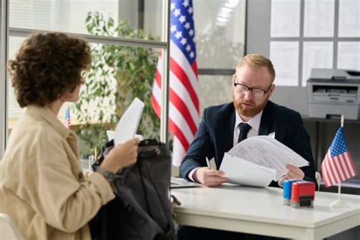 Do you have to be a US citizen to be a foreign service officer?